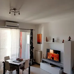 Airport Alexander Apartment